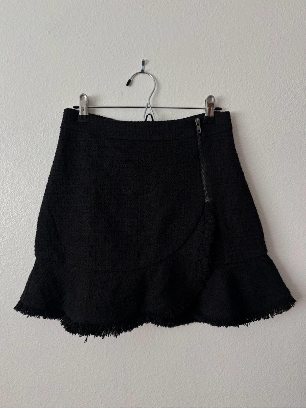 cupcakes & cashmere Black Textured Frayed-Hem Mini A-Line Skirt